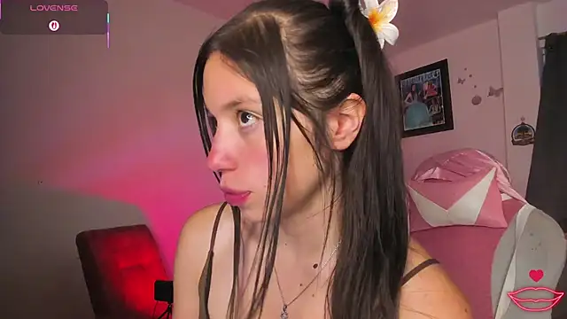 Snapshot of katty_snow chatting on May 2, 11:10 pm katty snow online show from May 2, 11:10 pm