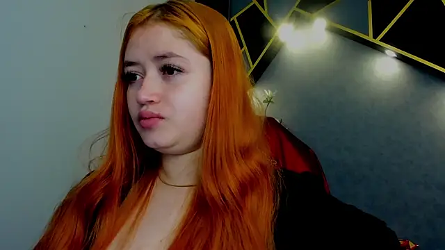 Snapshot of almma_shy chatting on January 27, 2:24 pm almma shy online show from January 27, 2:24 pm