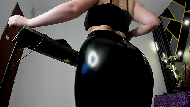 Snapshot of almma_shy chatting on February 11, 6:22 pm almma shy online show from February 11, 6:22 pm