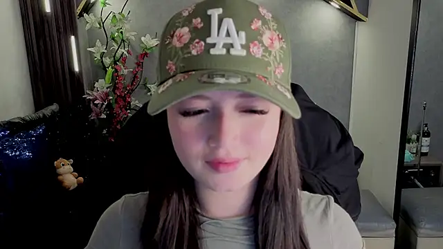 Snapshot of almma_shy chatting on September 25, 1:48 pm almma shy online show from September 25, 1:48 pm