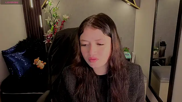 Snapshot of almma_shy chatting on September 30, 2:00 pm almma shy online show from September 30, 2:00 pm