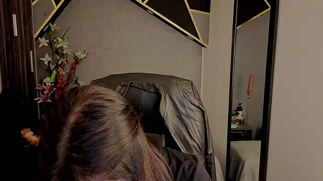 Snapshot of almma_shy chatting on October 9, 1:20 pm almma shy online show from October 9, 1:20 pm
