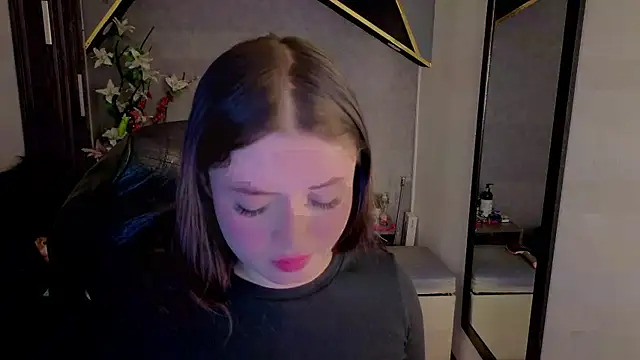 Snapshot of almma_shy chatting on October 23, 1:10 pm almma shy online show from October 23, 1:10 pm