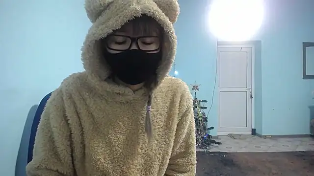 elllaaxx online show from January 11, 6:45 am