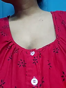 Snapshot of sexyindi_couple chatting on May 8, 2:22 pm sexyindi couple online show from May 8, 2:22 pm