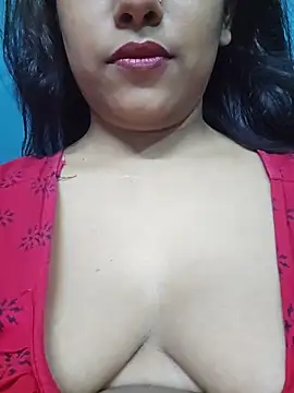 Snapshot of sexyindi_couple chatting on June 3, 2:33 pm sexyindi couple online show from June 3, 2:33 pm