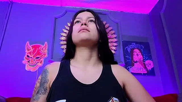 Julieta Russell online show from December 12, 11:40 am