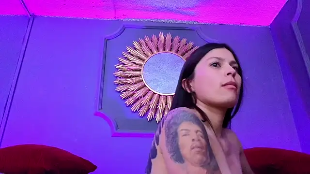 Julieta Russell online show from December 13, 6:27 pm