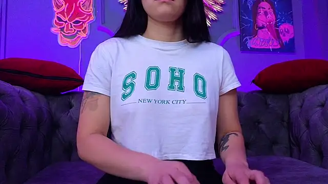 Julieta Russell online show from December 14, 12:01 pm