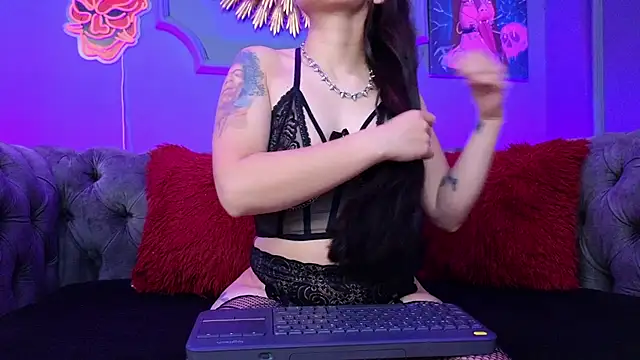 Julieta Russell online show from February 7, 3:19 pm