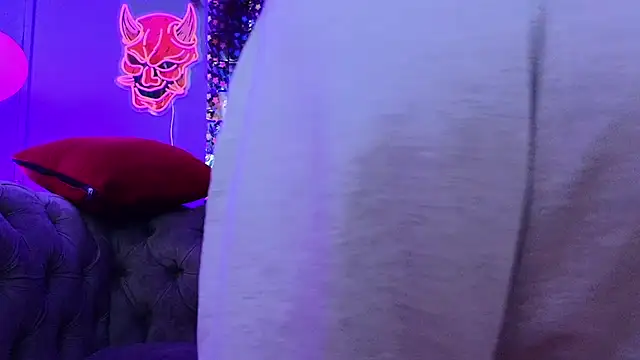 Julieta Russell online show from March 3, 12:37 pm