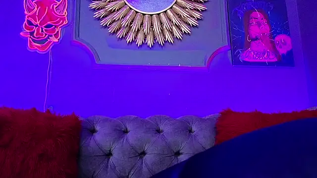 Julieta Russell online show from March 11, 3:45 pm