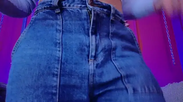 Julieta Russell online show from April 14, 12:00 pm