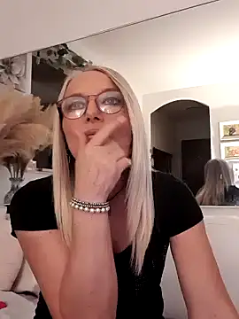 kikkastar online show from December 5, 1:28 pm