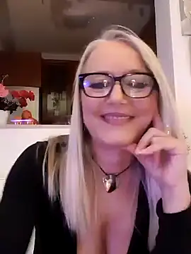 kikkastar online show from December 19, 8:13 pm