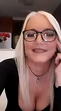 kikkastar online show from January 3, 9:15 pm