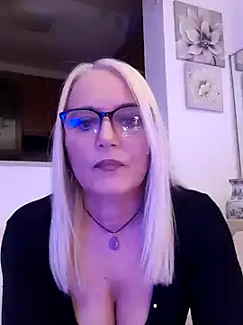 kikkastar online show from February 4, 7:44 pm