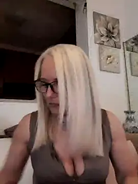 kikkastar online show from February 6, 8:13 pm