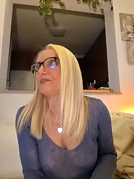 kikkastar online show from February 25, 8:19 pm