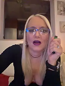 kikkastar online show from November 25, 8:53 pm