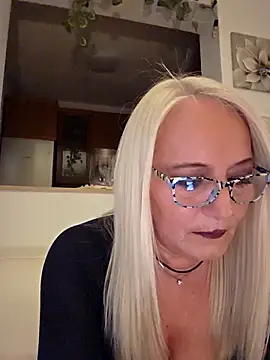 kikkastar online show from November 28, 8:55 pm