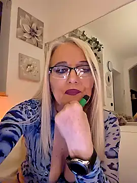 kikkastar online show from February 25, 8:40 pm