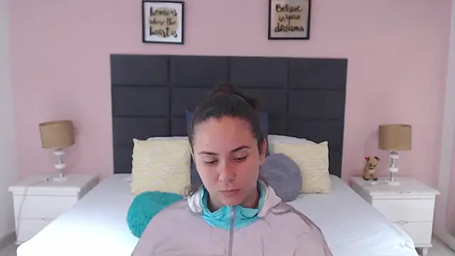 Snapshot of MadisonJenner chatting on January 30, 12:06 pm MadisonJenner online show from January 30, 12:06 pm