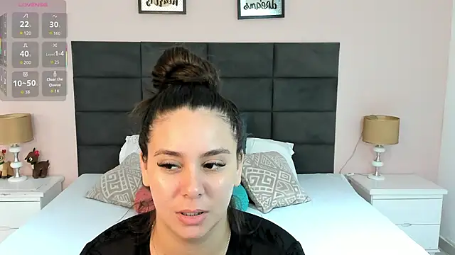 MadisonJenner online show from January 8, 11:45 am