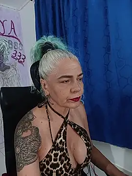 freyadevil333 online show from July 4, 10:49 pm