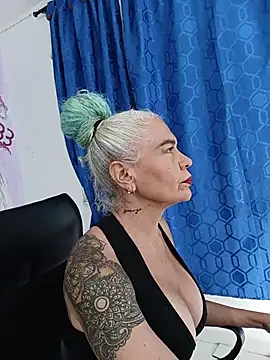 freyadevil333 online show from July 28, 4:08 am