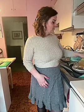 Sunbelxx online show from February 25, 9:30 am