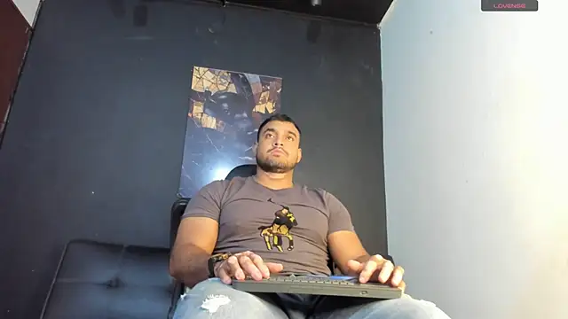 Snapshot of Big_furry_bear13 chatting on June 29, 6:52 am Big furry bear13 online show from June 29, 6:52 am
