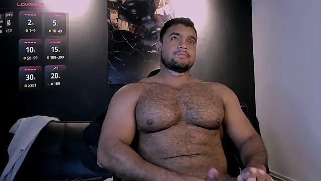 Snapshot of Big_furry_bear13 chatting on July 31, 5:29 am Big furry bear13 online show from July 31, 5:29 am