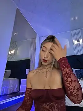 Snapshot of MollyCruz chatting on May 17, 12:45 pm MollyCruz online show from May 17, 12:45 pm