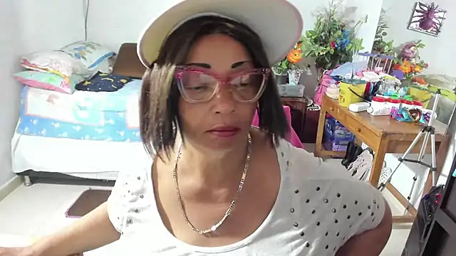 Mrs mommy  online show from October 3, 7:44 pm