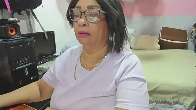 Snapshot of Mrs_mommy_ chatting on July 20, 8:11 pm Mrs mommy online show from July 20, 8:11 pm