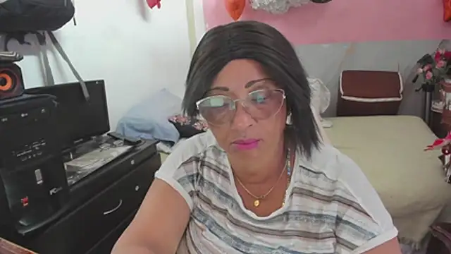 Snapshot of Mrs_mommy_ chatting on July 21, 7:49 pm Mrs mommy online show from July 21, 7:49 pm