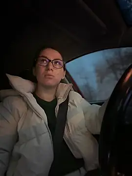 Snapshot of HotXMom chatting on January 30, 5:19 am HotXMom online show from January 30, 5:19 am