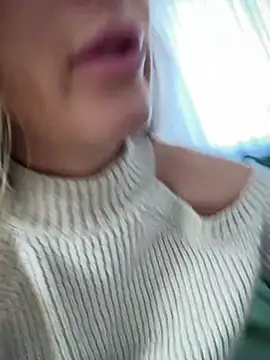 Snapshot of HotXMom chatting on February 19, 10:45 am HotXMom online show from February 19, 10:45 am