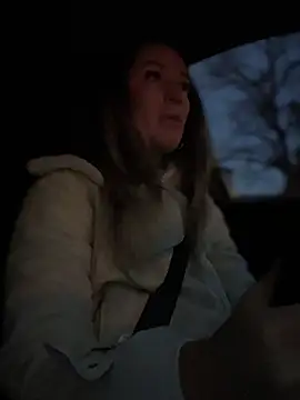 Snapshot of HotXMom chatting on February 28, 4:32 am HotXMom online show from February 28, 4:32 am