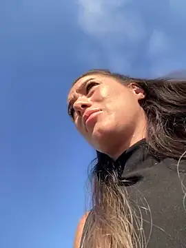 Snapshot of HotXMom chatting on September 10, 6:02 am HotXMom online show from September 10, 6:02 am