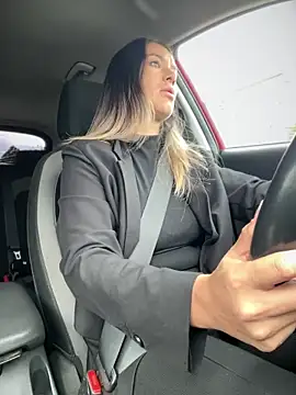 Snapshot of HotXMom chatting on September 15, 6:02 am HotXMom online show from September 15, 6:02 am