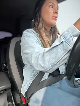 Snapshot of HotXMom chatting on September 17, 6:04 am HotXMom online show from September 17, 6:04 am