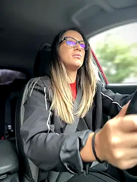 Snapshot of HotXMom chatting on September 19, 5:53 am HotXMom online show from September 19, 5:53 am