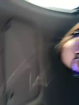 Snapshot of HotXMom chatting on September 22, 5:53 am HotXMom online show from September 22, 5:53 am