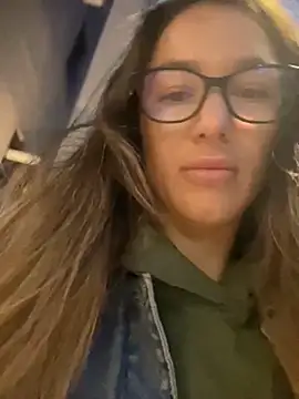 Snapshot of HotXMom chatting on September 25, 3:43 am HotXMom online show from September 25, 3:43 am