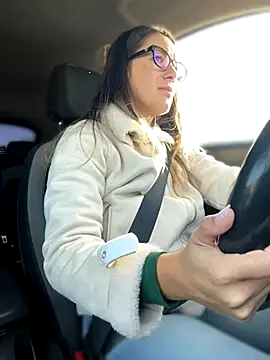 Snapshot of HotXMom chatting on September 26, 5:44 am HotXMom online show from September 26, 5:44 am