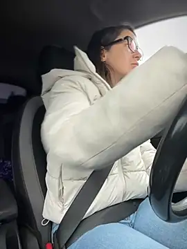 Snapshot of HotXMom chatting on October 10, 5:50 am HotXMom online show from October 10, 5:50 am