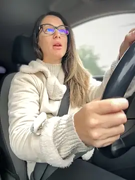 Snapshot of HotXMom chatting on October 13, 6:02 am HotXMom online show from October 13, 6:02 am