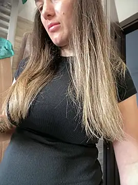 HotXMom online show from April 23, 6:25 am